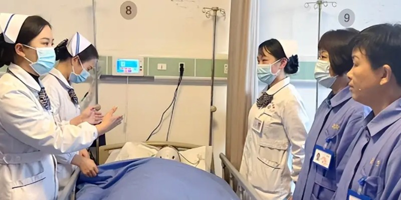 “二级及以上医院全面推广优质护理服务和住院患者免陪照护服务”写入《国民健康 “十五五”规划》