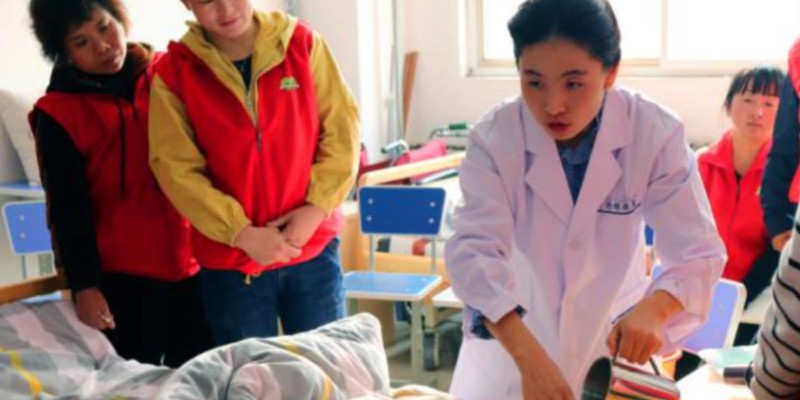 认证招聘渠道怎么搭:一家陪护公司从招不到人到稳定供给
