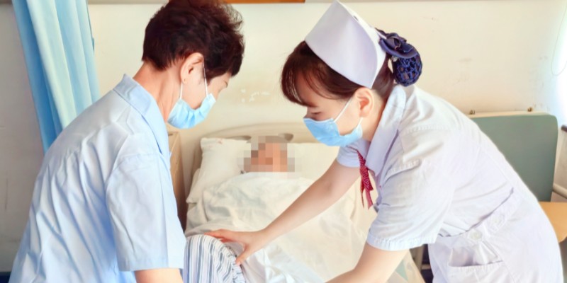 不合规的代价:一家陪护公司一年因税务与用工违规会亏多少