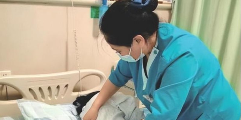 从“科室小组私户转发”到“合规班组分账”:一家居间型陪护公司的账务转身